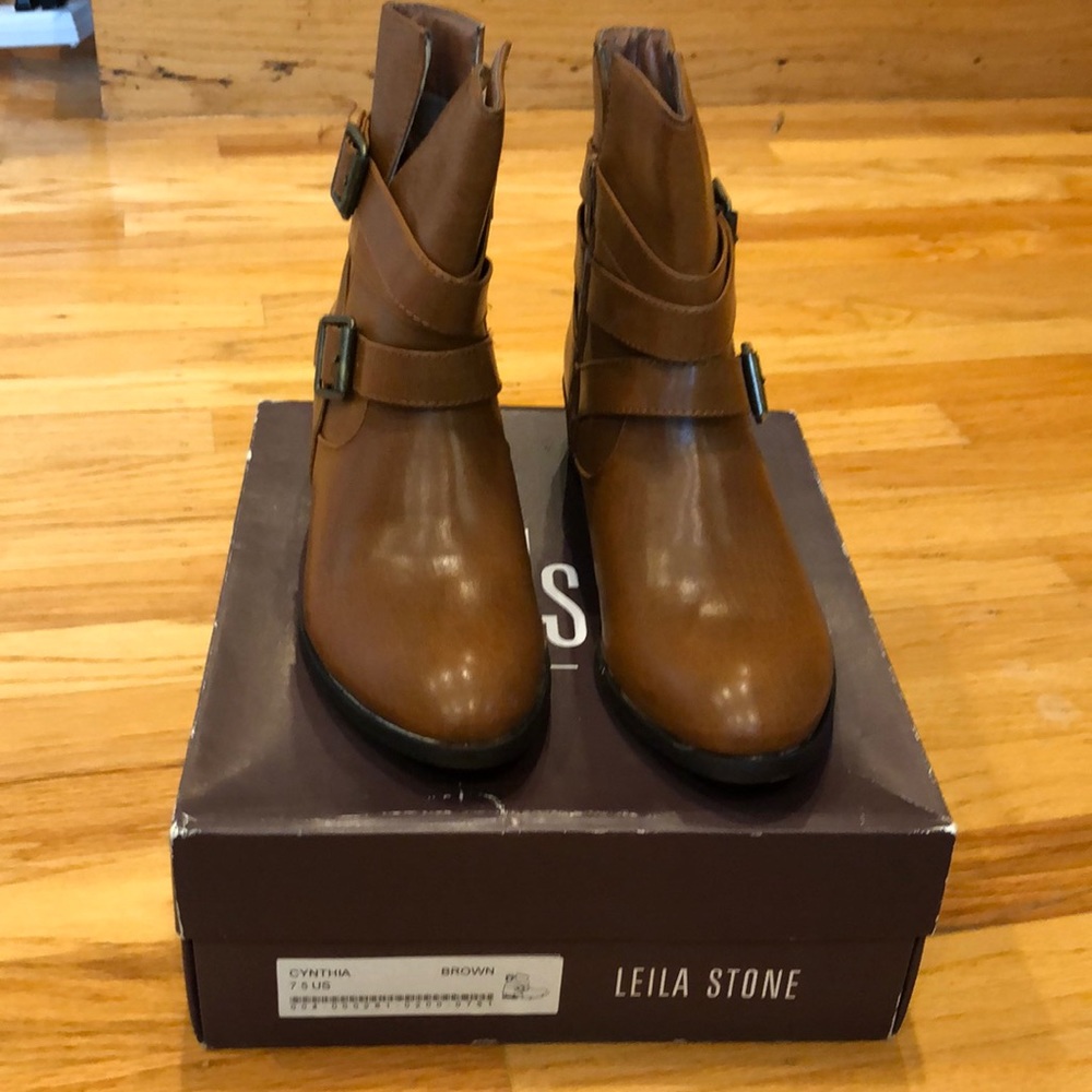 New Brown boots, size 7.5